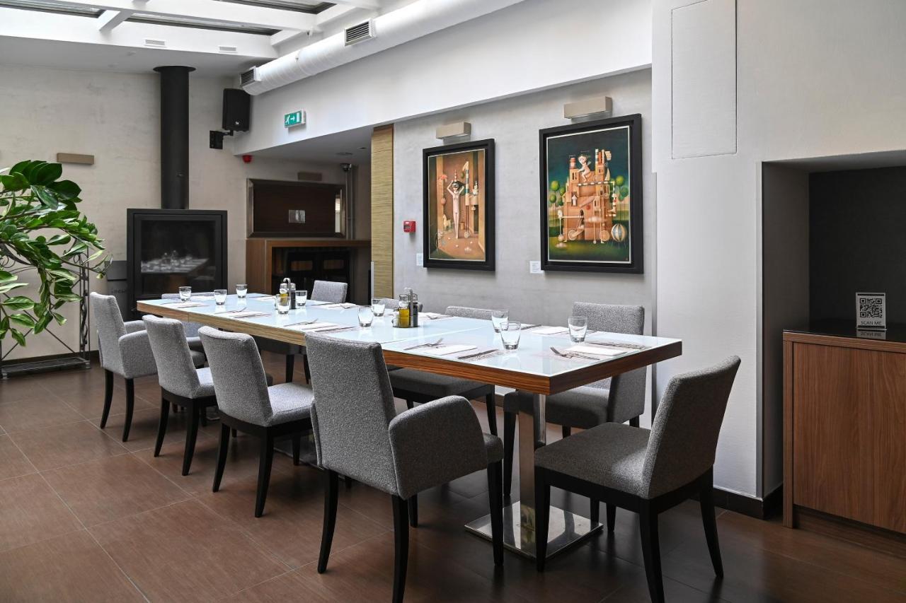 Art Hotel, A Member Of Radisson Individuals 4* Белград