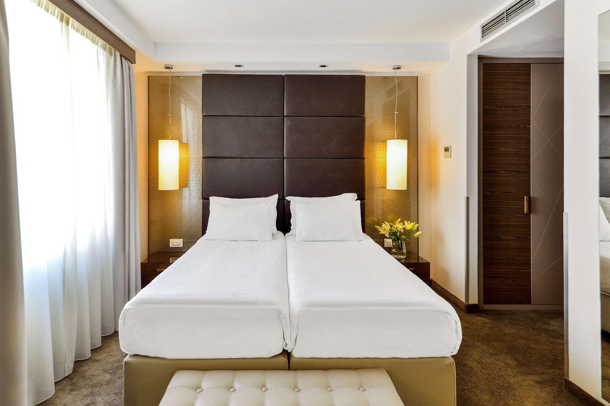 Art Hotel, A Member Of Radisson Individuals Hotel 4*