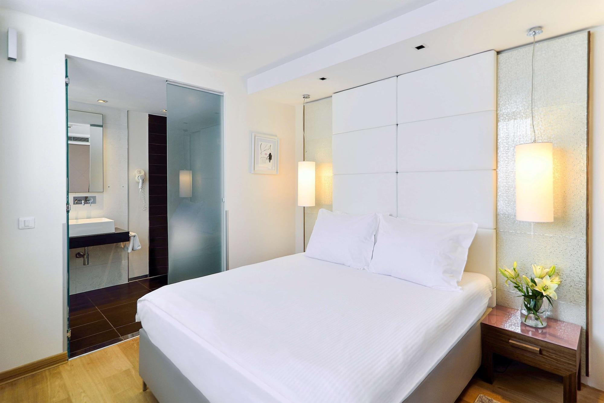 Art Hotel, A Member Of Radisson Individuals Hotel 4*
