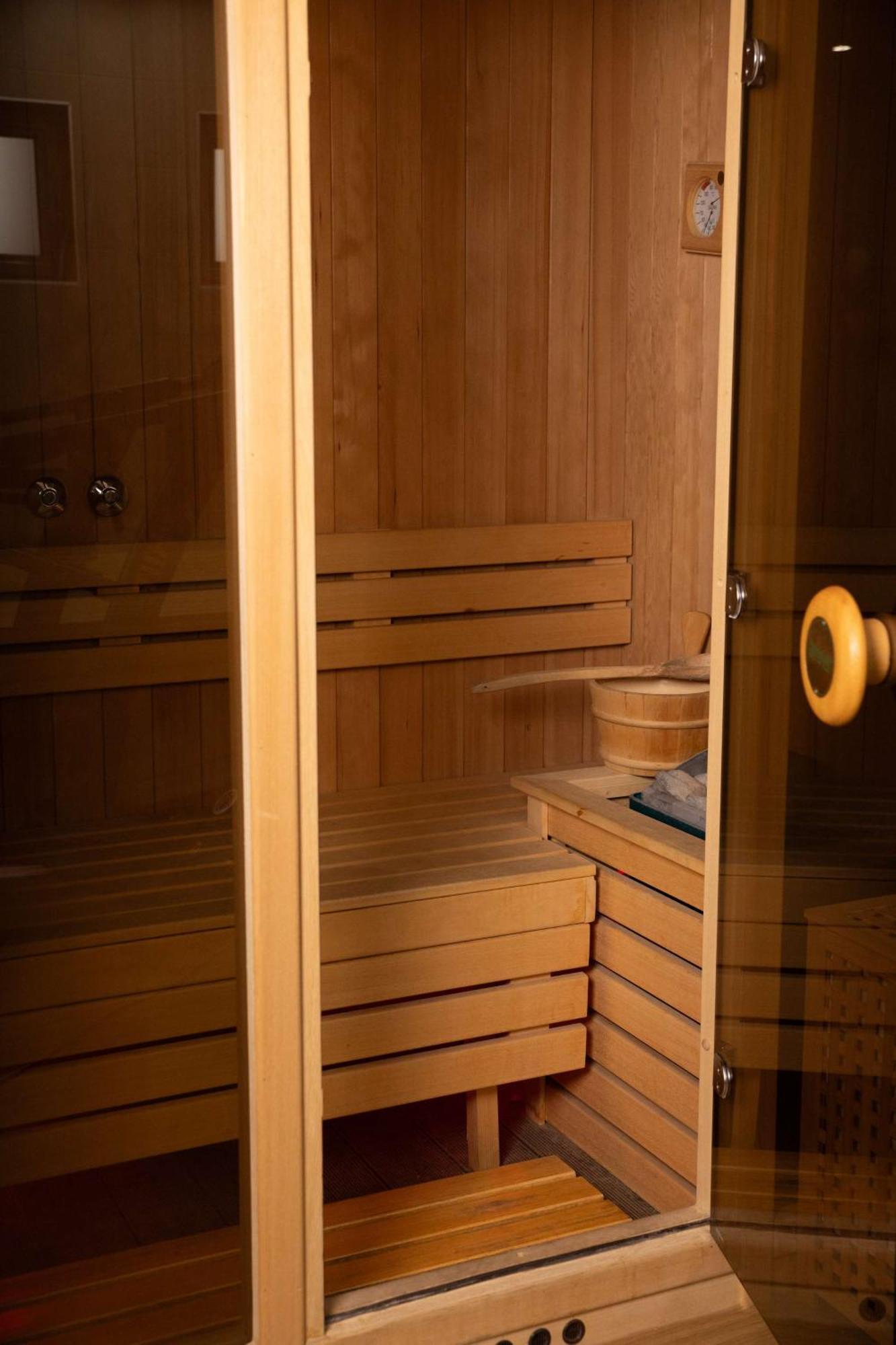 Art Hotel, A Member Of Radisson Individuals 4* Belgrade