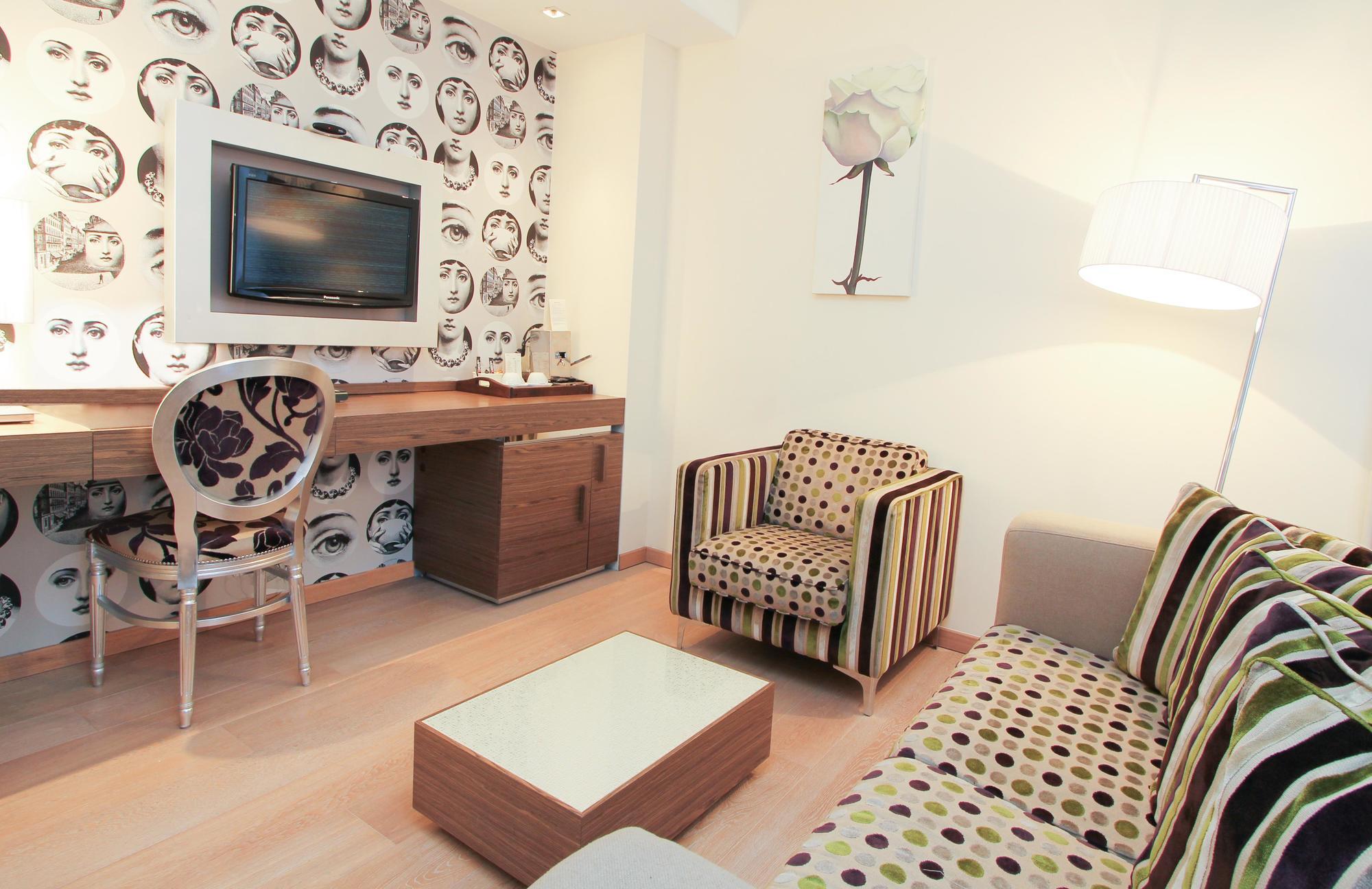 Art Hotel, A Member Of Radisson Individuals 4* Белград
